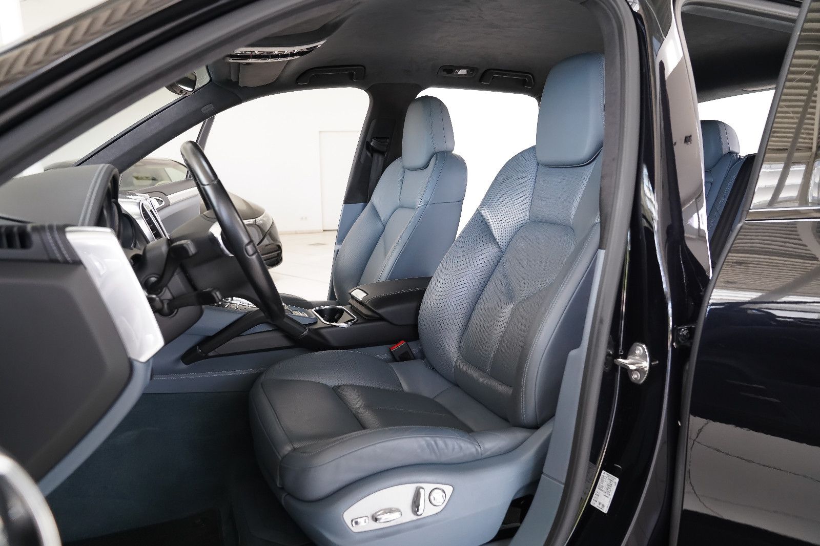 Porsche Cayenne Cayenne GTS Pano Beluftung Porsche Exklusiv Led