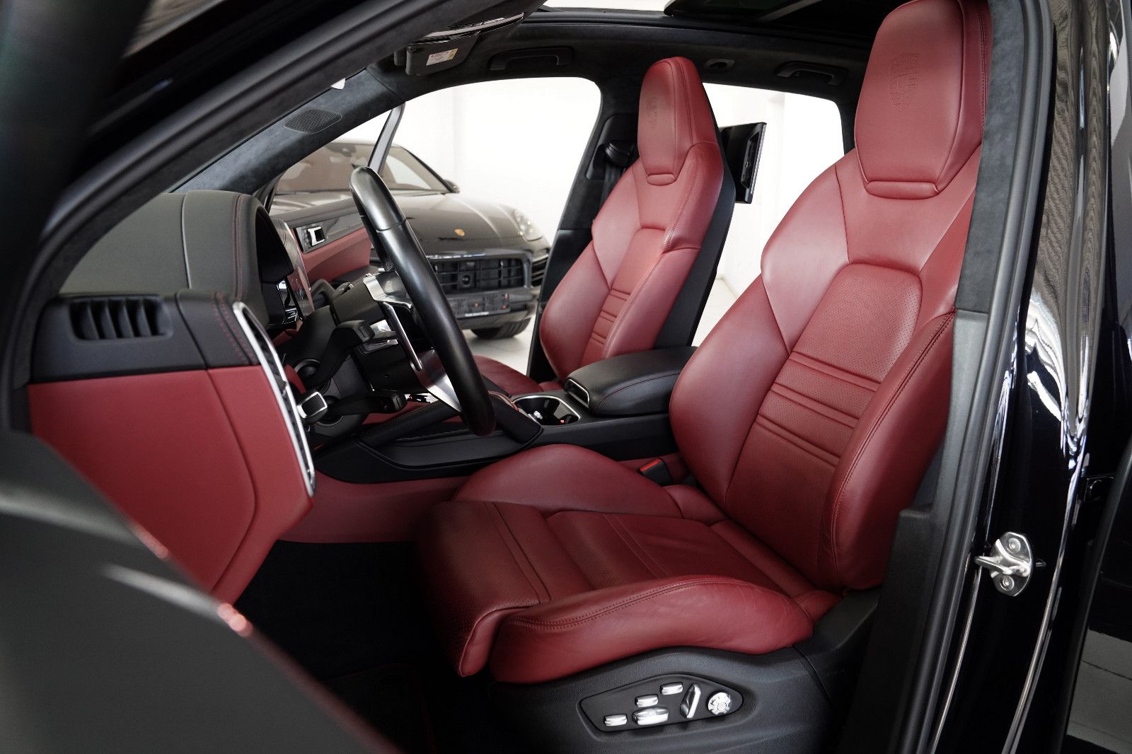 Porsche Cayenne Cayenne SportDesign Hinterachslenkung Burmester