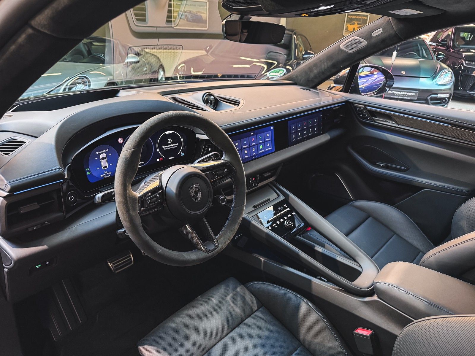 Porsche Macan Macan E Turbo+Burmester+Carbon+InnoDrive