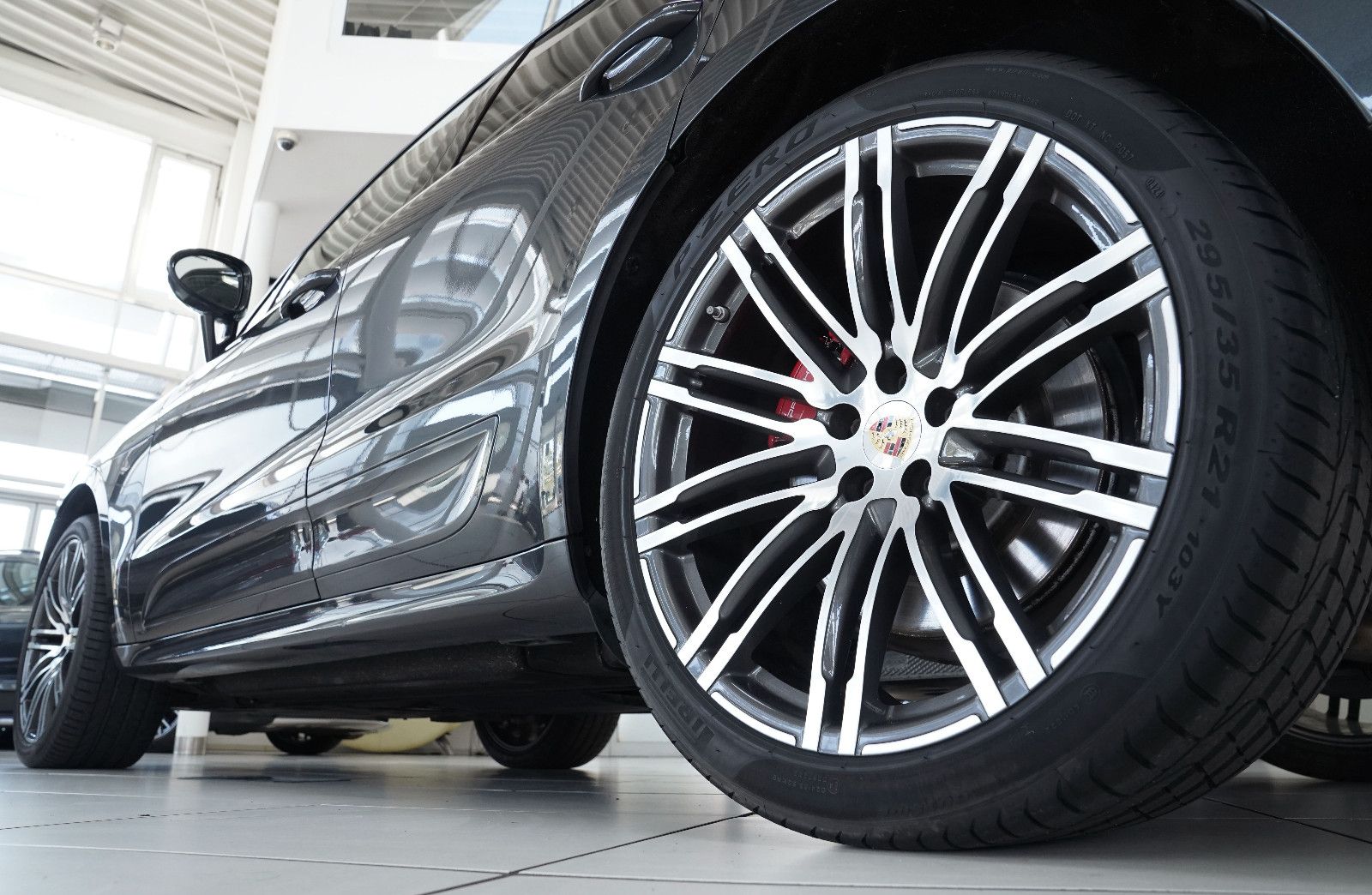 Porsche Macan Macan Turbo SportDesign Rollstuhlfahrer Umbau
