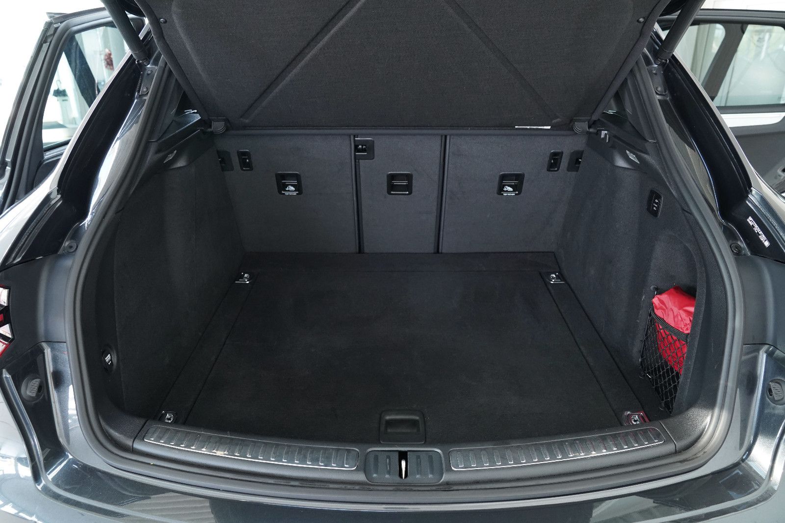 Porsche Macan Macan Turbo SportDesign Rollstuhlfahrer Umbau
