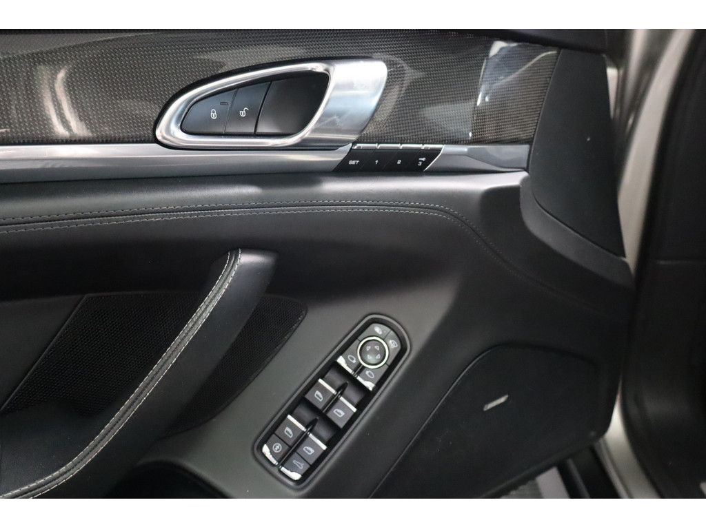 Porsche Panamera Panamera 4.8 GTS V8, Sport Chrono, 20&quot;, Klappena
