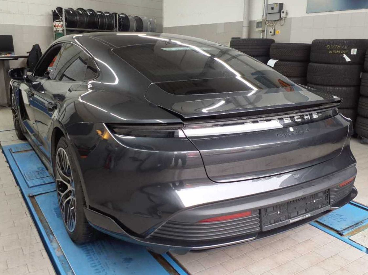 Porsche Taycan Taycan 4S Turbo Aero SportDesign 18w Pano P-Plus