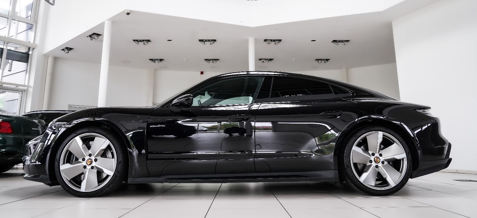 Porsche Taycan Taycan Turbo Beifahrerdisplay Matrix SportDesign