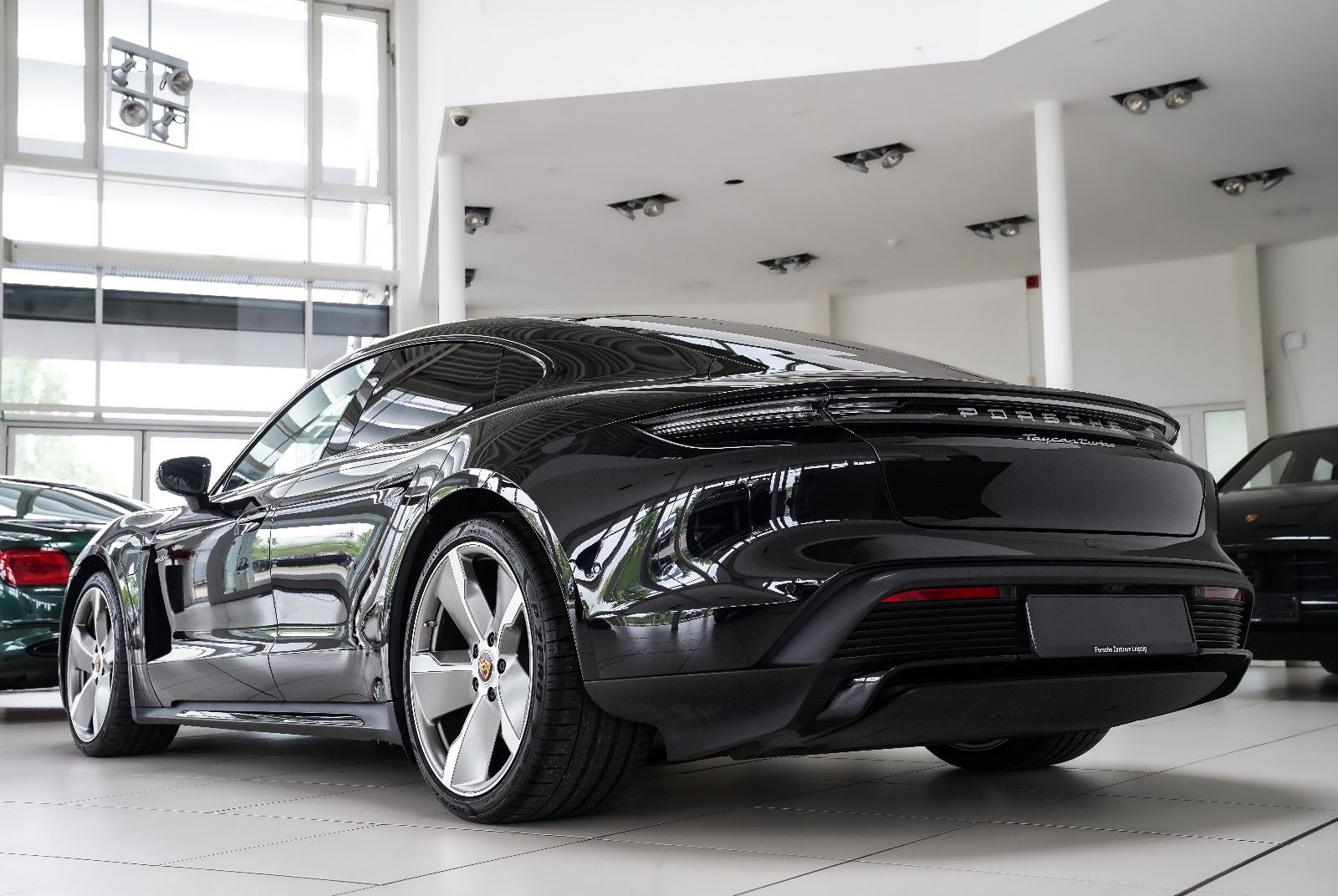 Porsche Taycan Taycan Turbo Beifahrerdisplay Matrix SportDesign