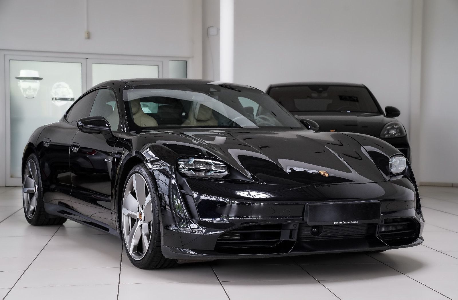 Porsche Taycan Taycan Turbo Beifahrerdisplay Matrix SportDesign