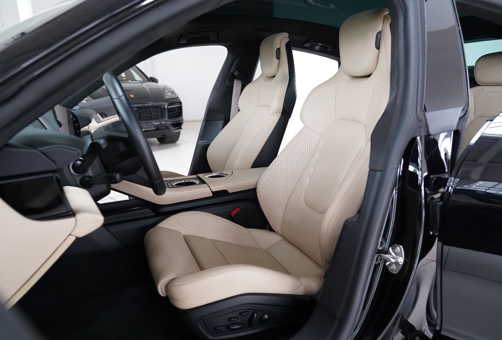 Porsche Taycan Taycan Turbo Beifahrerdisplay Matrix SportDesign