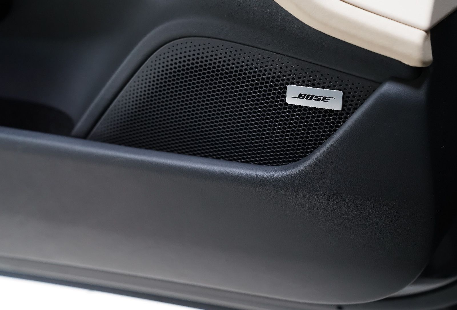 Porsche Taycan Taycan Turbo Beifahrerdisplay Matrix SportDesign
