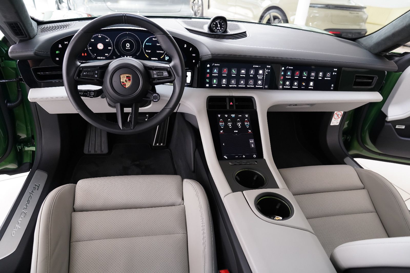 Porsche Taycan Taycan Turbo SportDesin Pano Vierradl InoDr