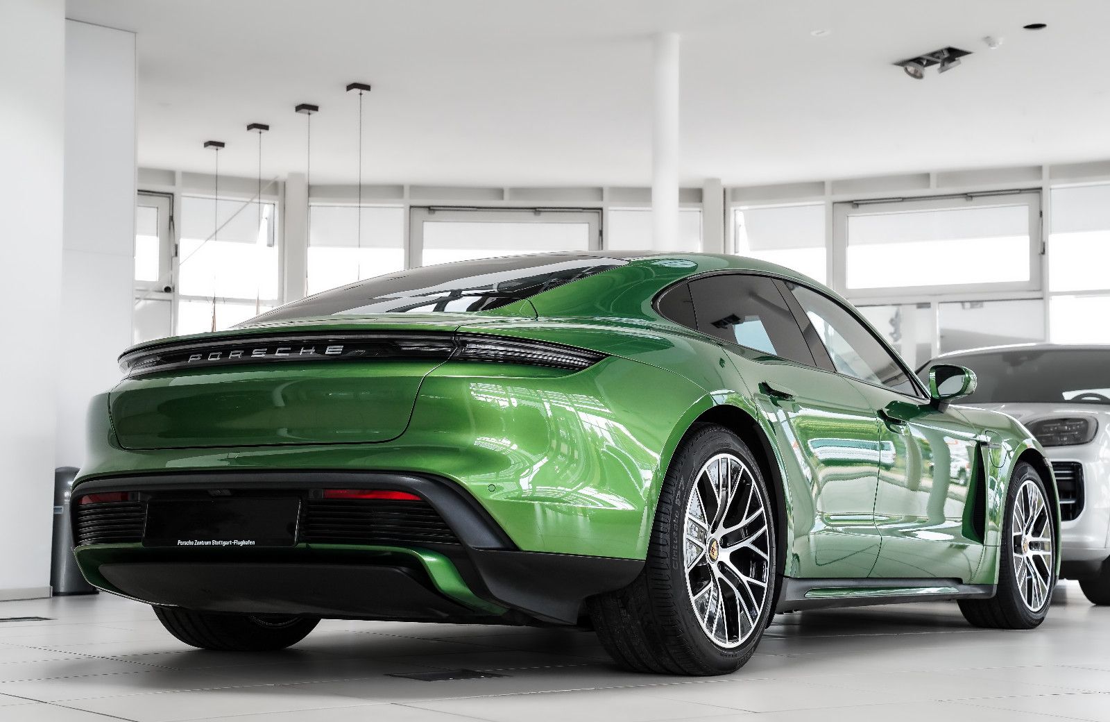 Porsche Taycan Taycan Turbo SportDesin Pano Vierradl InoDr
