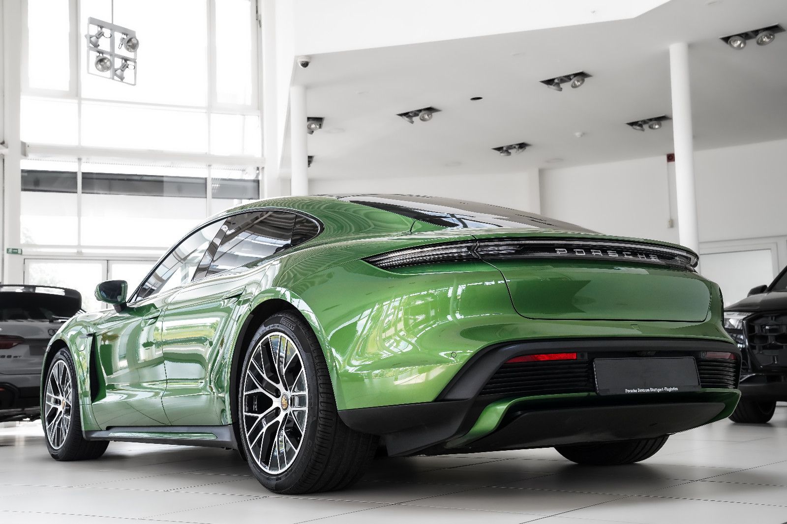 Porsche Taycan Taycan Turbo SportDesin Pano Vierradl InoDr