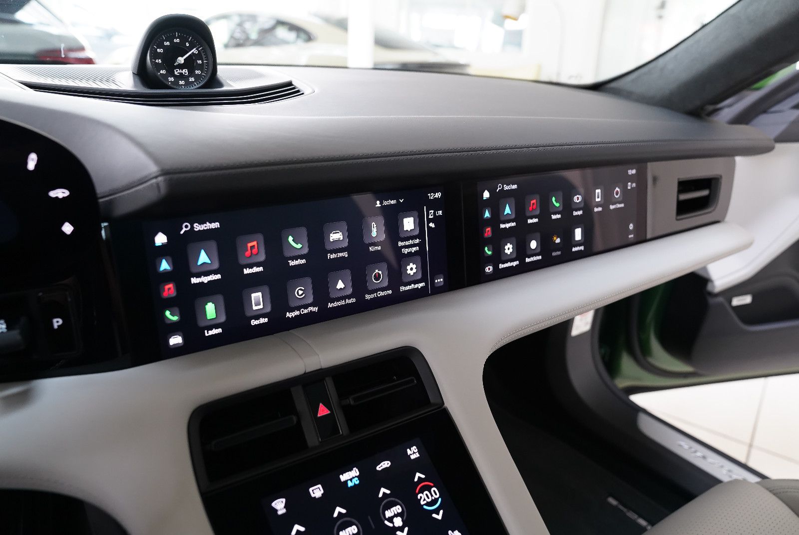Porsche Taycan Taycan Turbo SportDesin Pano Vierradl InoDr