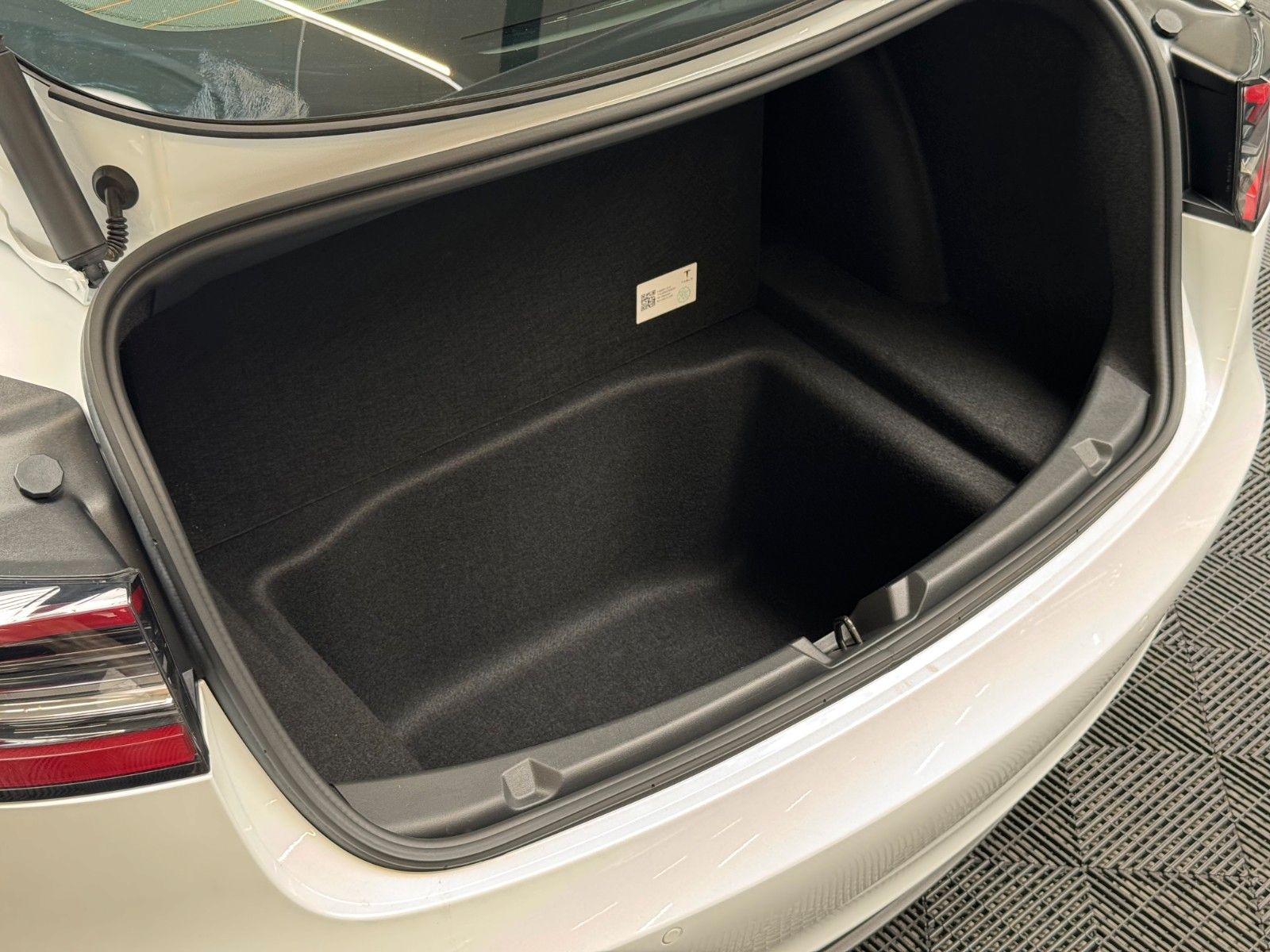 Tesla Model 3 MODEL 3 PERFORMANCE | AP3 | 20INCH | PEARL |