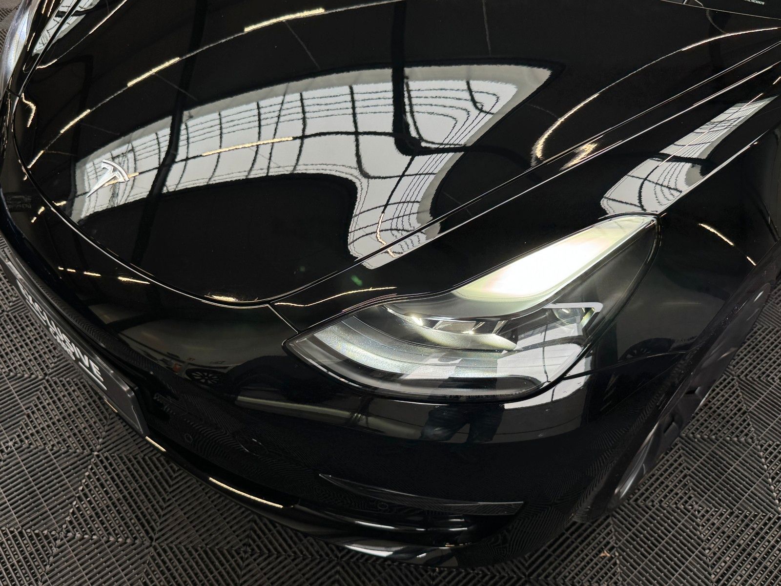 Tesla Model 3 MODEL 3 PERFORMANCE | AP3 | 20INCH | SOLID BLA |