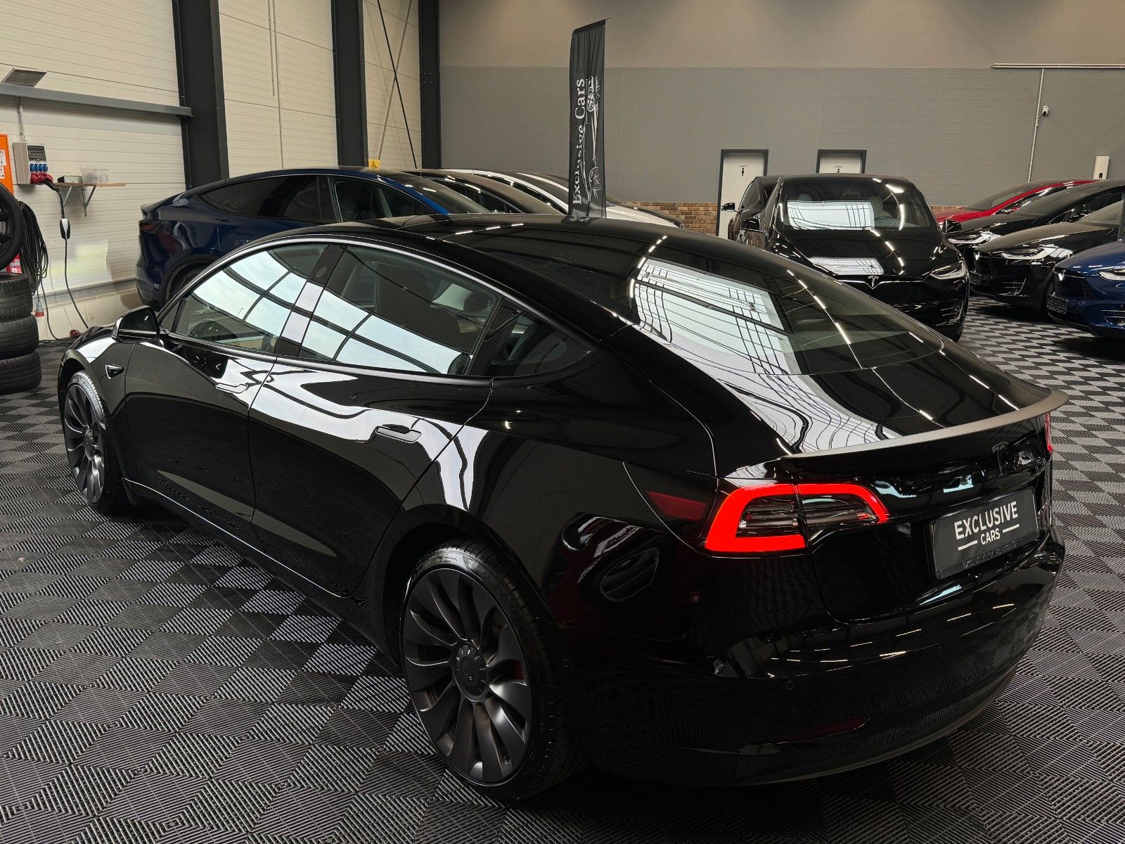 Tesla Model 3 MODEL 3 PERFORMANCE | AP3 | 20INCH | SOLID BLA |