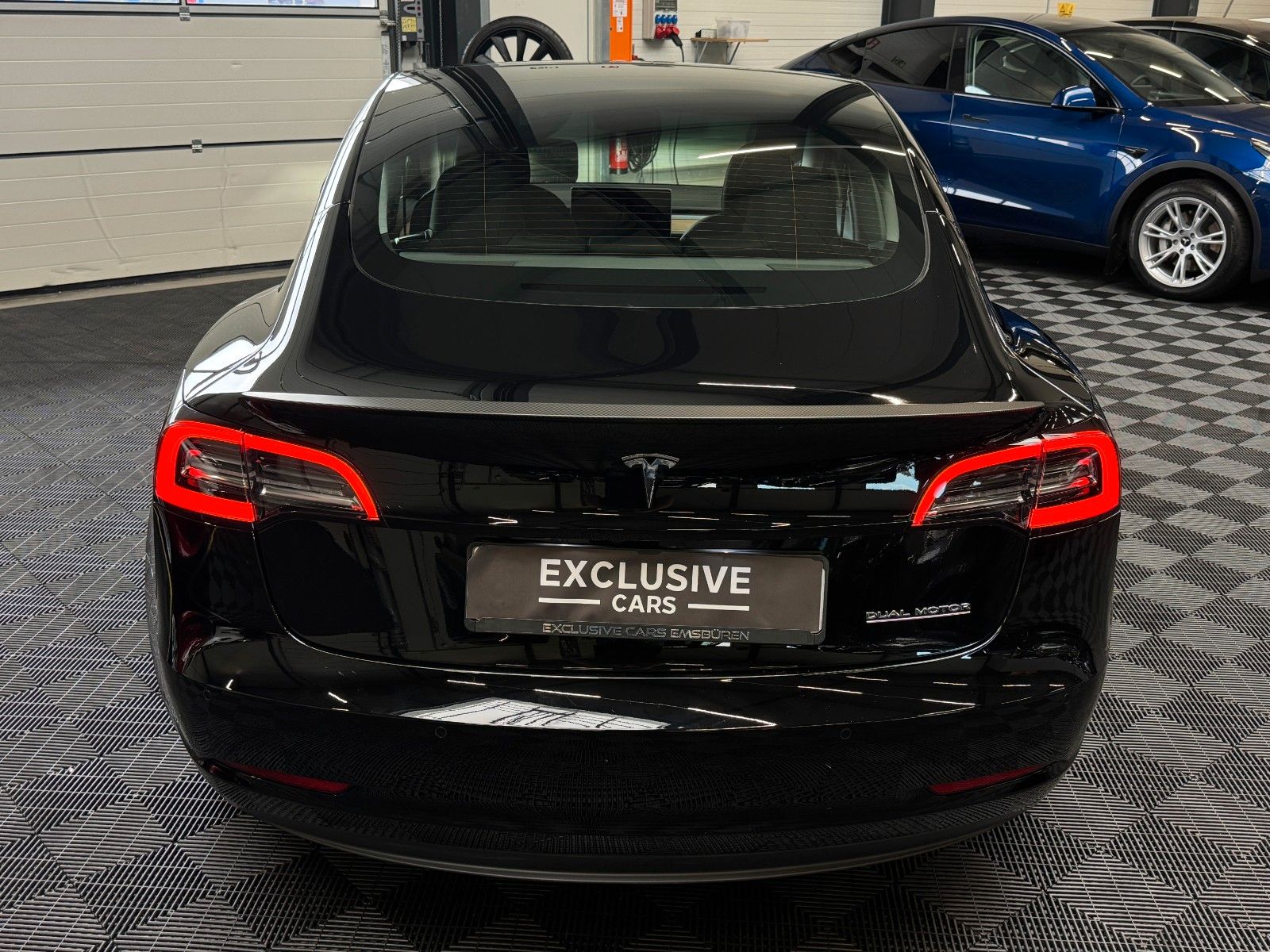 Tesla Model 3 MODEL 3 PERFORMANCE | AP3 | 20INCH | SOLID BLA |