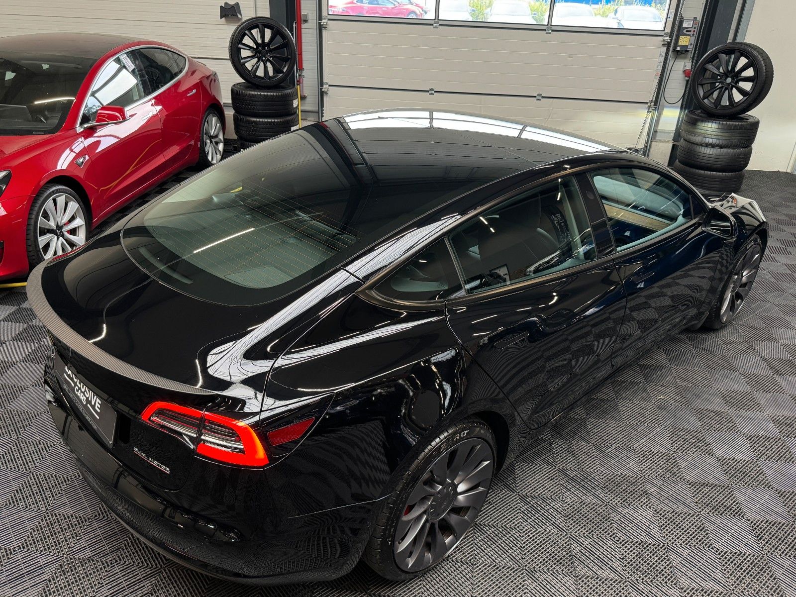 Tesla Model 3 MODEL 3 PERFORMANCE | AP3 | 20INCH | SOLID BLA |