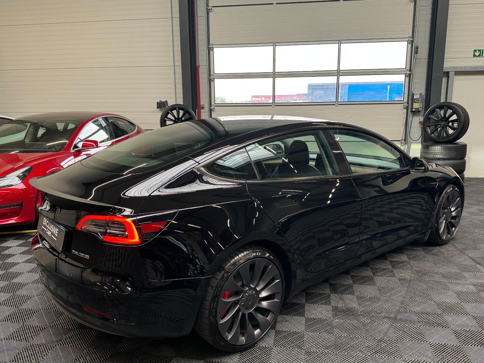 Tesla Model 3 MODEL 3 PERFORMANCE | AP3 | 20INCH | SOLID BLA |
