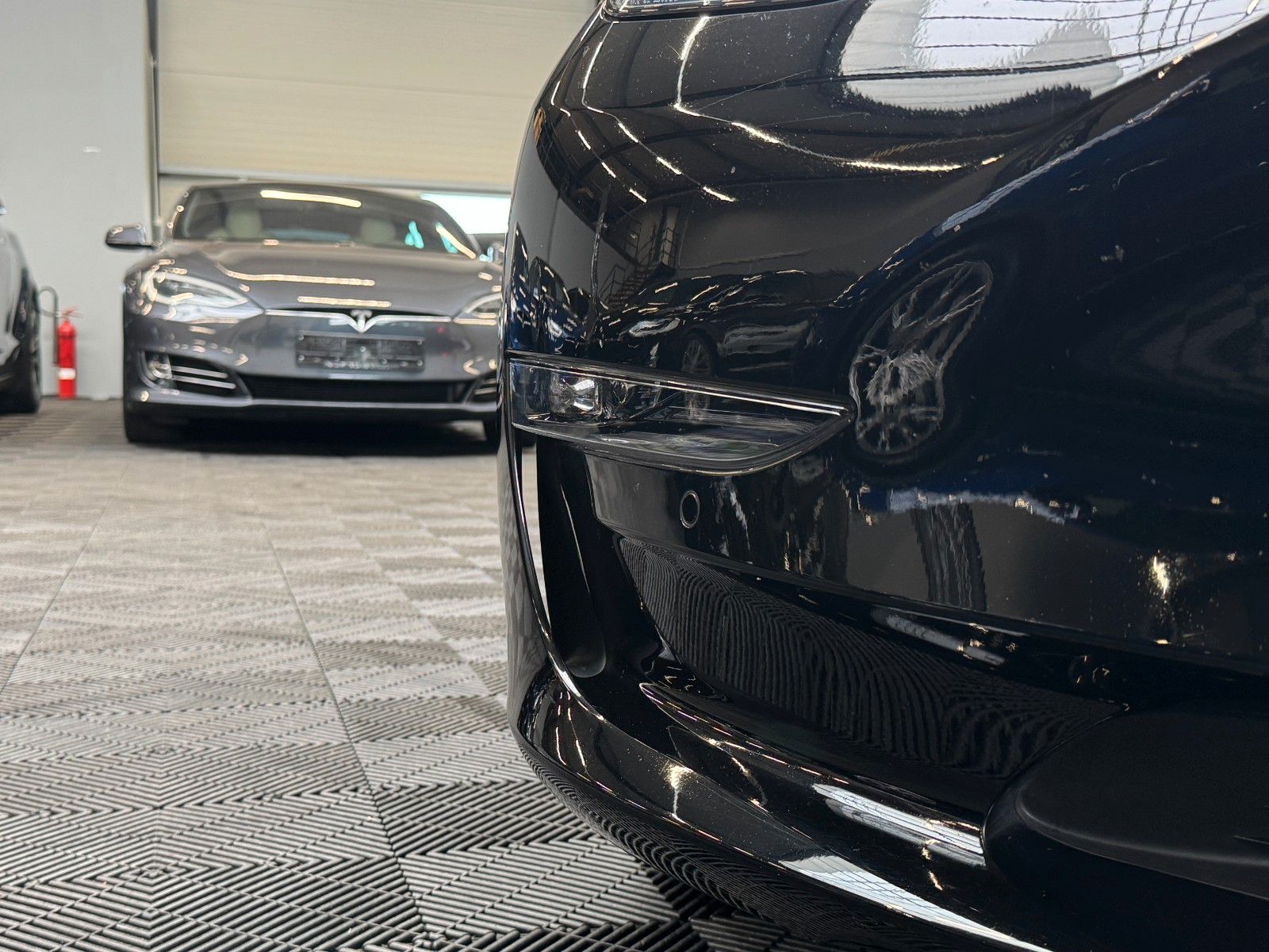 Tesla Model 3 MODEL 3 PERFORMANCE | AP3 | 20INCH | SOLID BLA |