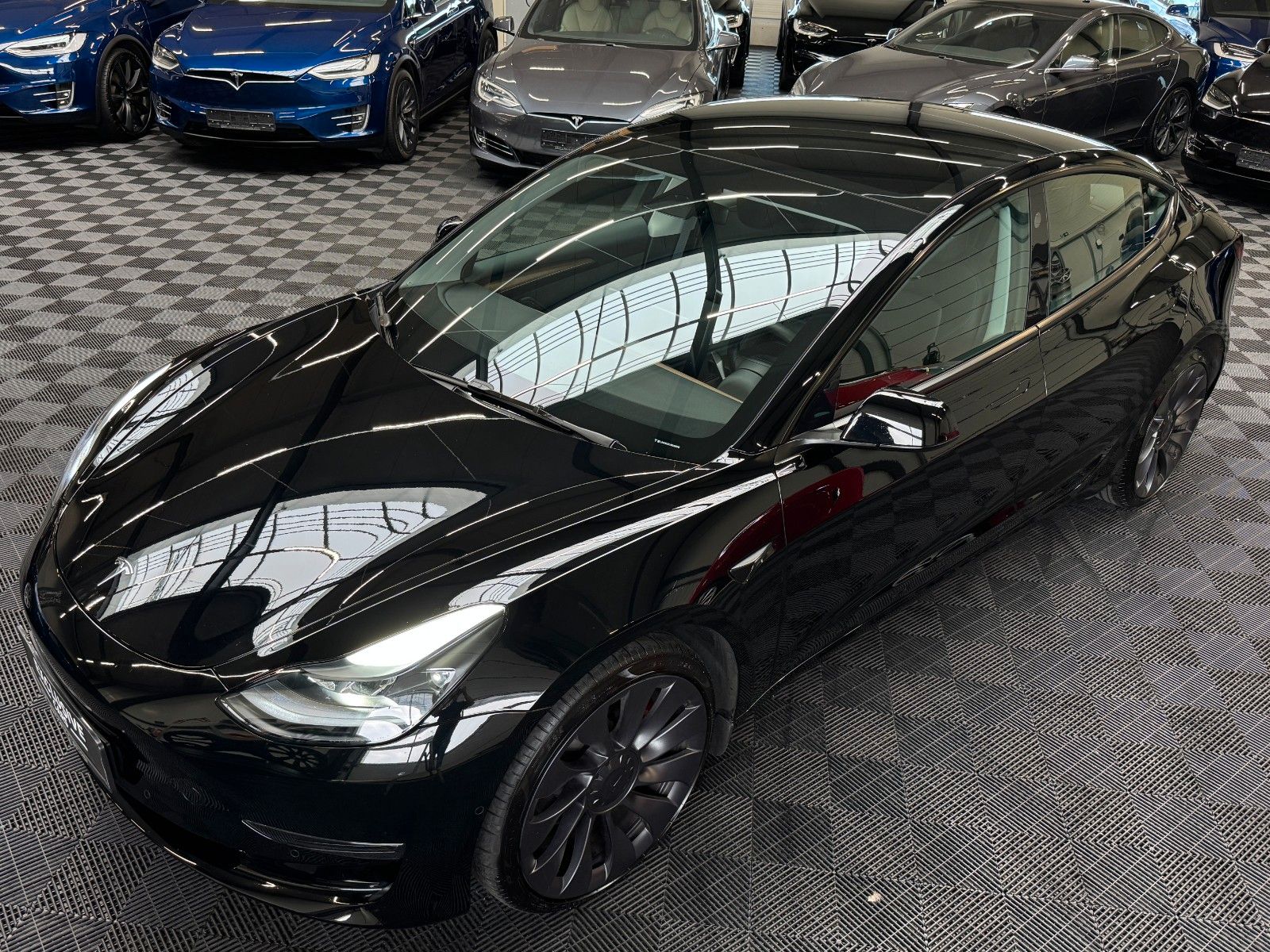 Tesla Model 3 MODEL 3 PERFORMANCE | AP3 | 20INCH | SOLID BLA |