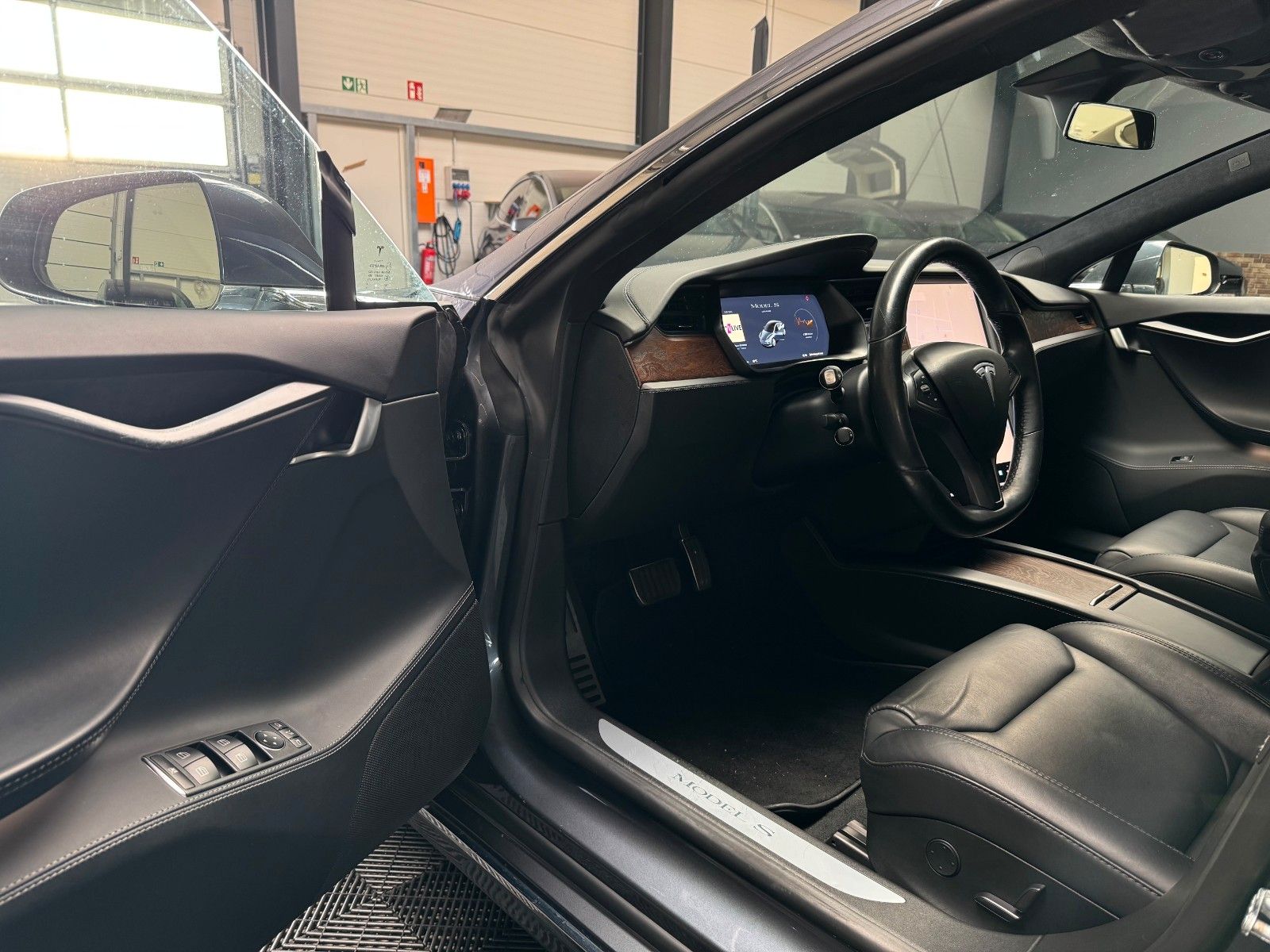 Tesla Model S MODEL S LONG RANGE RAVEN | AP 3.0 |TRAILER HIT |