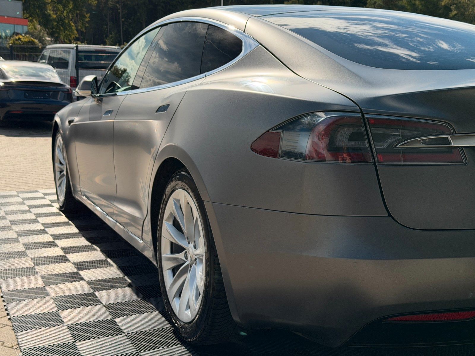 Tesla Model S MODEL S LONG RANGE RAVEN | MATT WRAP |
