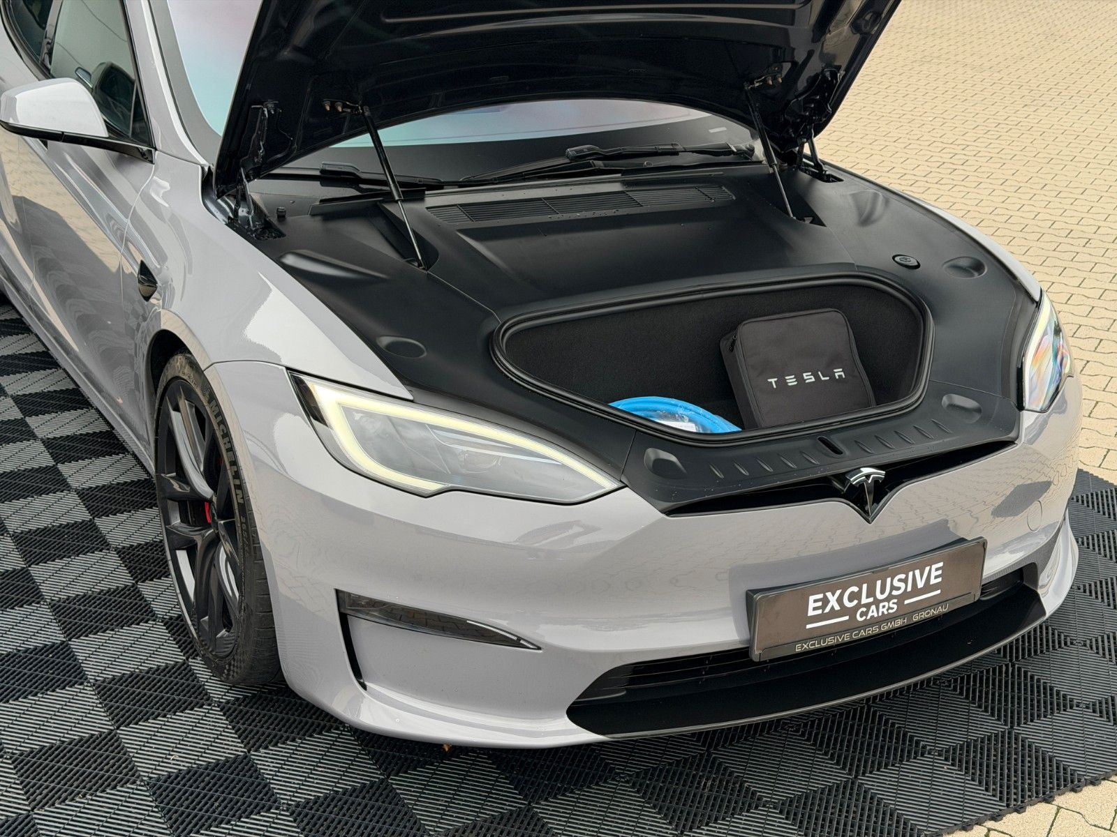 Tesla Model S MODEL S PLAID | NARDO-GREY WRAP | 21&quot; ARACHNID