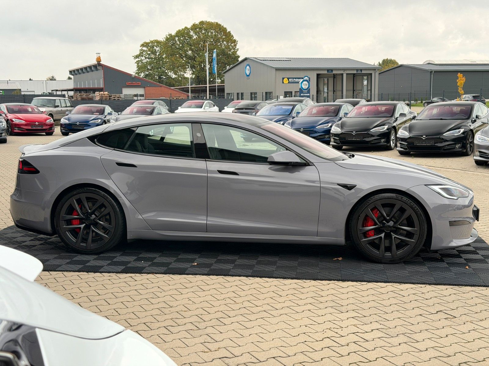Tesla Model S MODEL S PLAID | NARDO-GREY WRAP | 21&quot; ARACHNID