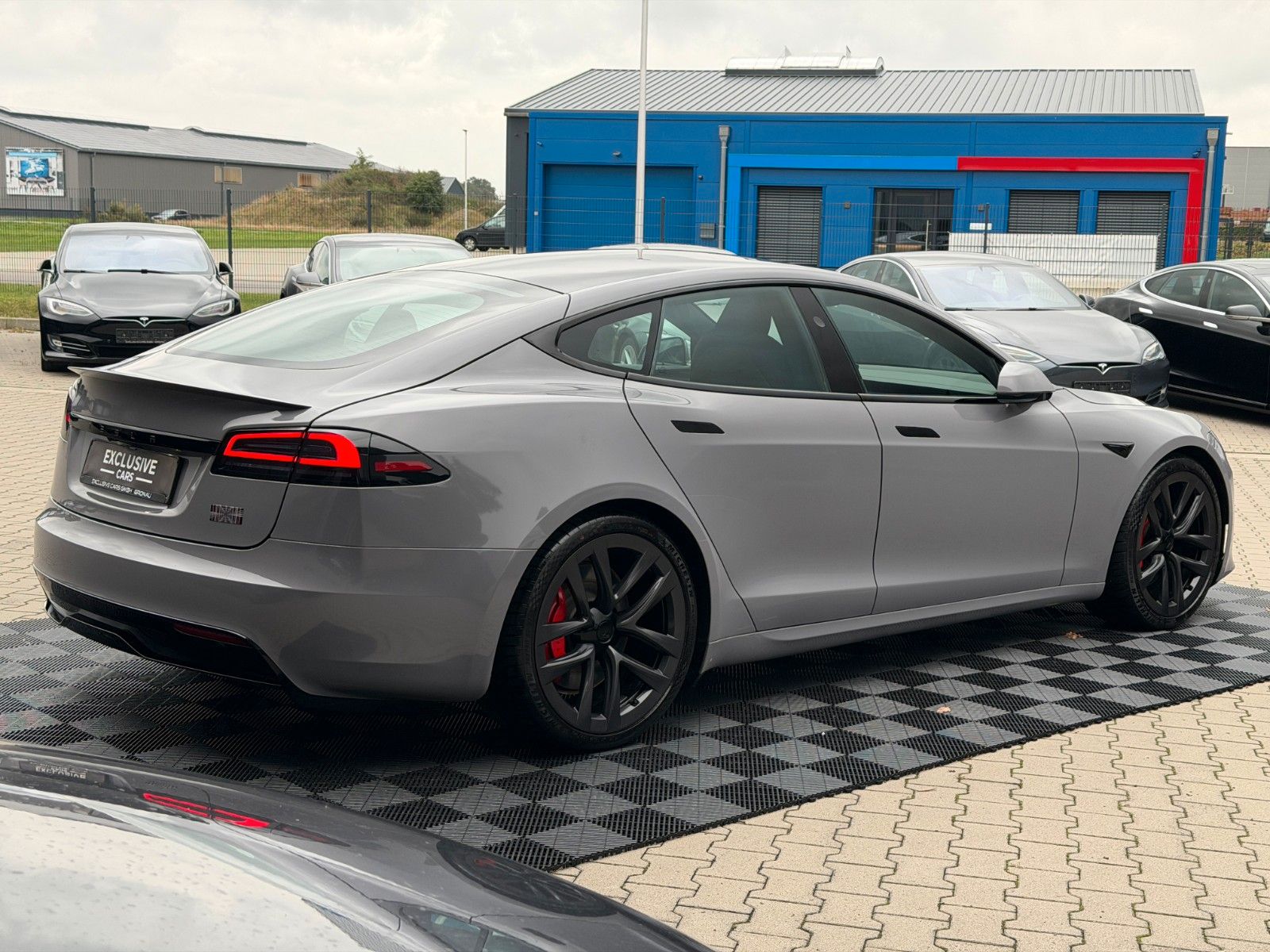 Tesla Model S MODEL S PLAID | NARDO-GREY WRAP | 21&quot; ARACHNID
