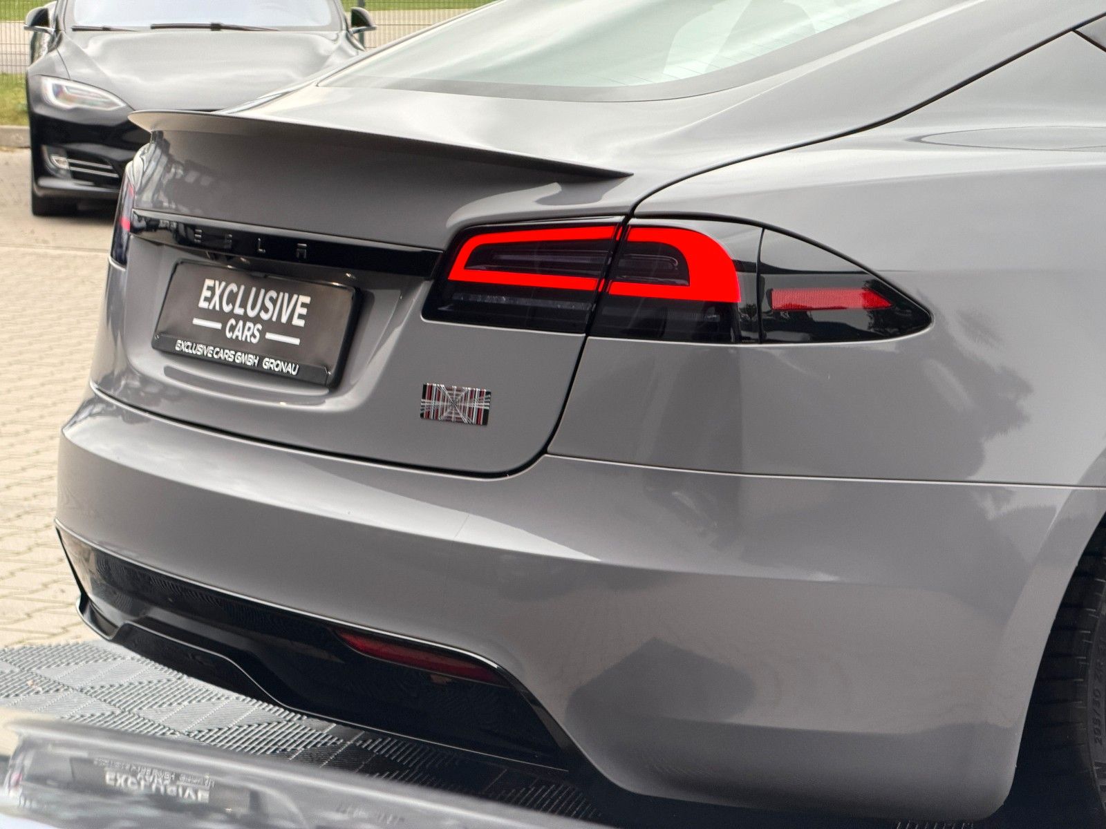 Tesla Model S MODEL S PLAID | NARDO-GREY WRAP | 21&quot; ARACHNID