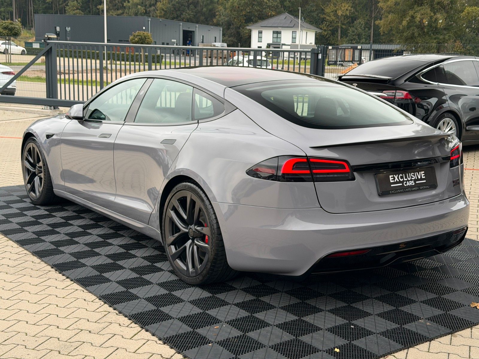 Tesla Model S MODEL S PLAID | NARDO-GREY WRAP | 21&quot; ARACHNID