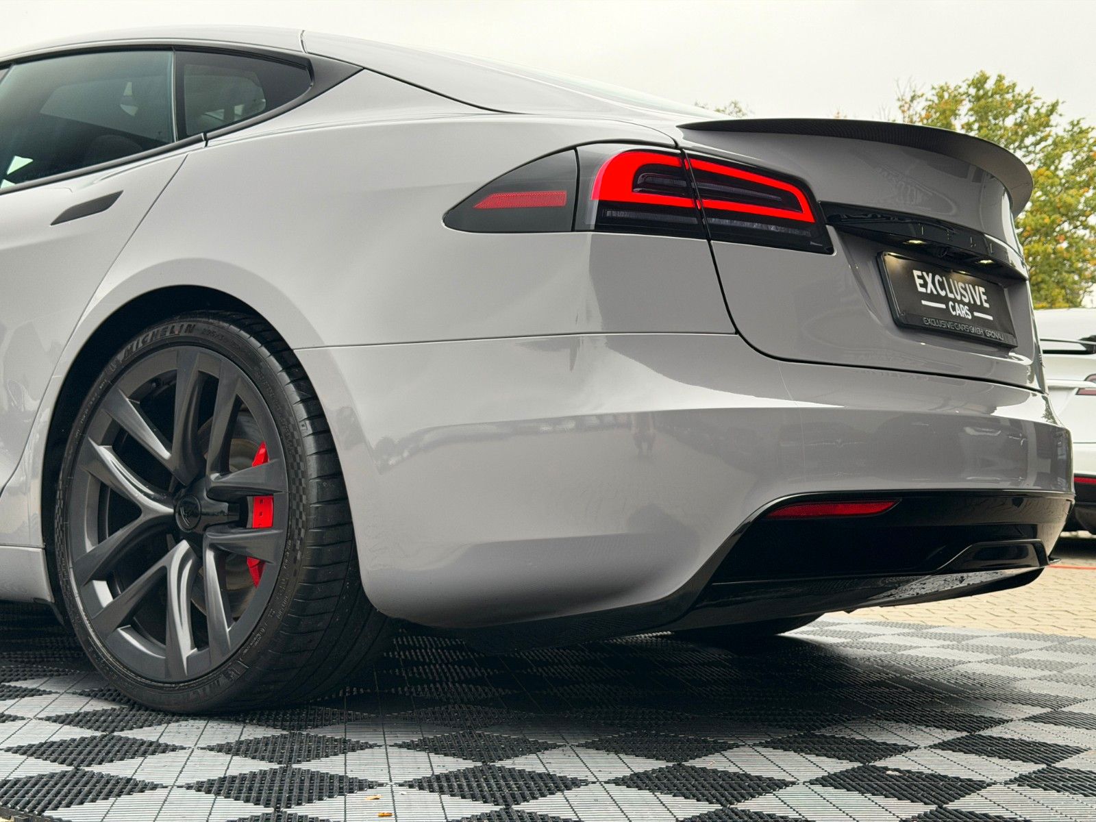 Tesla Model S MODEL S PLAID | NARDO-GREY WRAP | 21&quot; ARACHNID