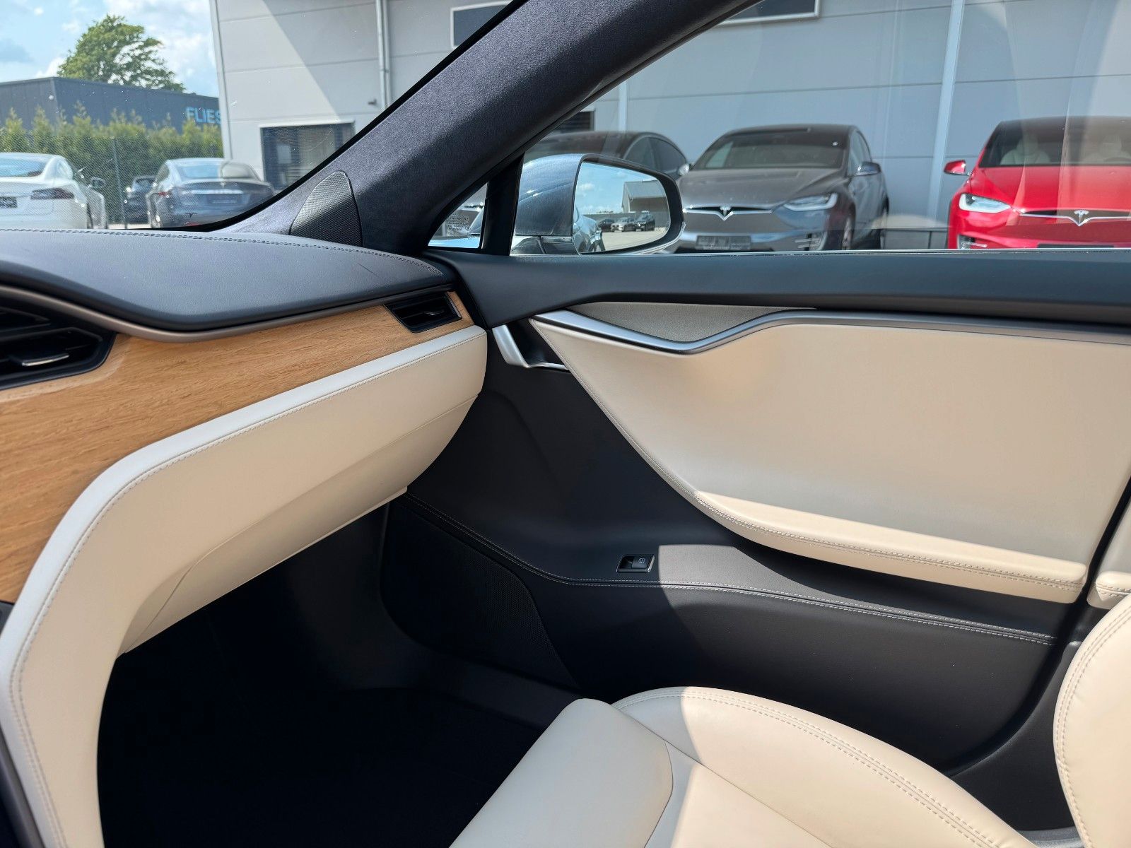 Tesla Model S MODEL S RAVEN LONG RANGE | AP 3 | CREME |