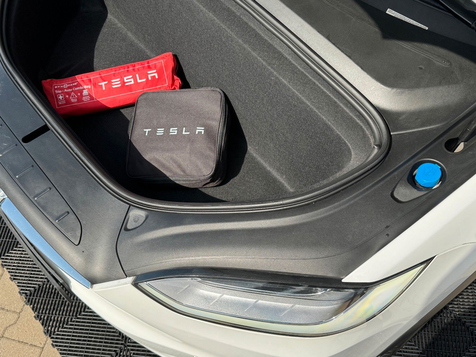 Tesla Model X MODEL X 100D | CCS | WHITE SEAT | 7SEATER |