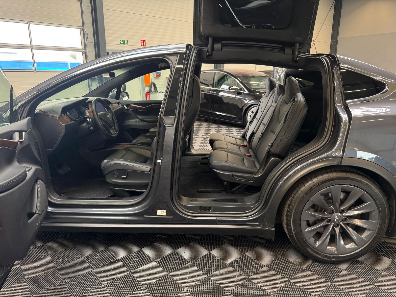 Tesla Model X MODEL X 100D DUAL MOTOR | MCU2 | 7 SEAT |
