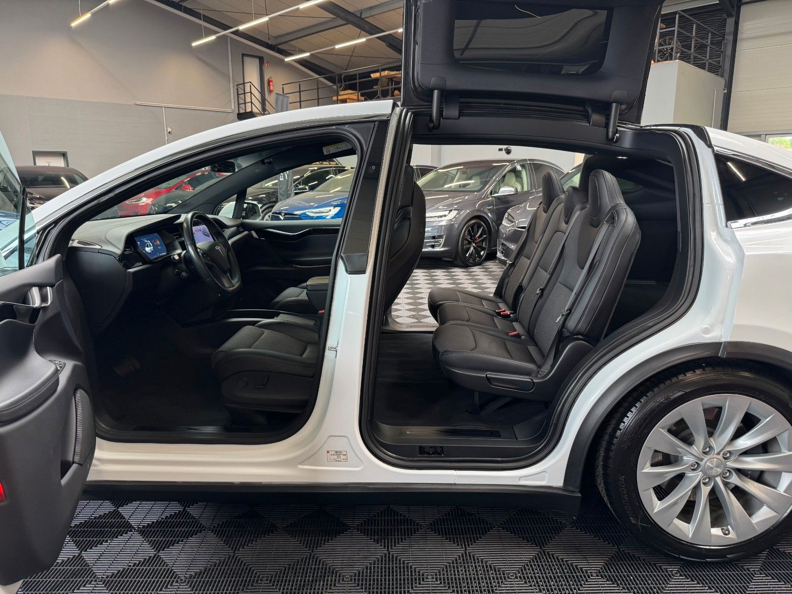 Tesla Model X MODEL X 100D | MCU2 | CCS | ASH WOOD |