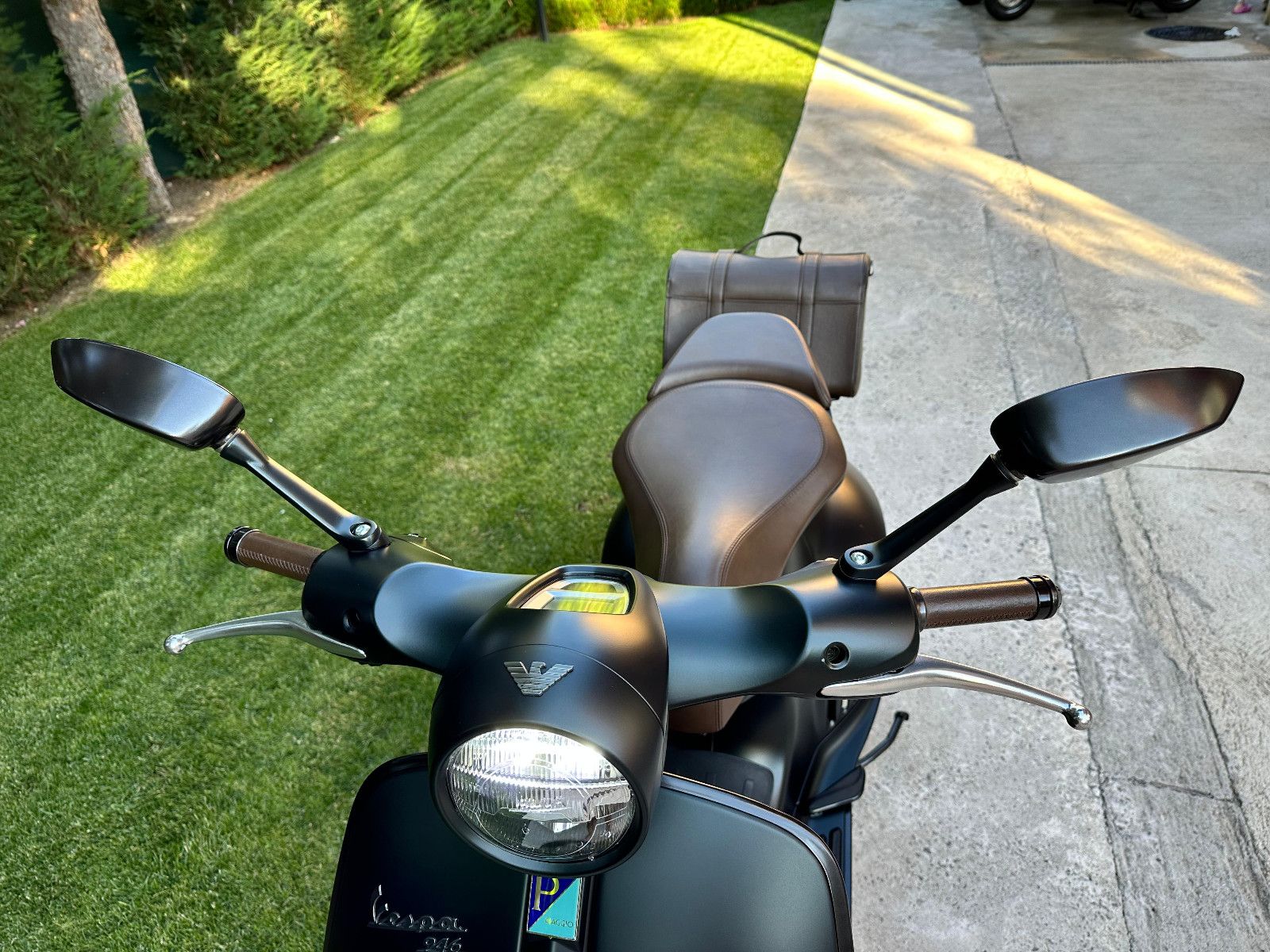 Vespa 946/ EMPORIO ARMANI/N:0775