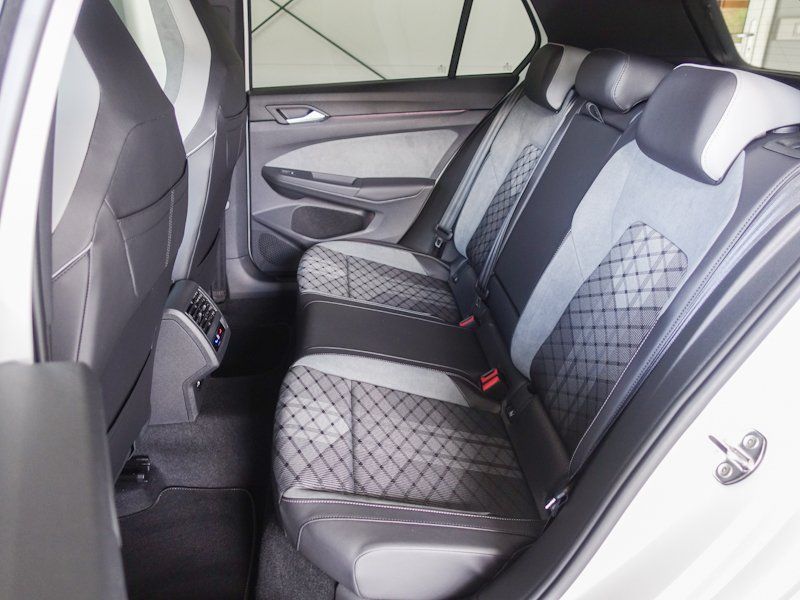 Volkswagen Golf Golf 8 1.5 TSI R-Line