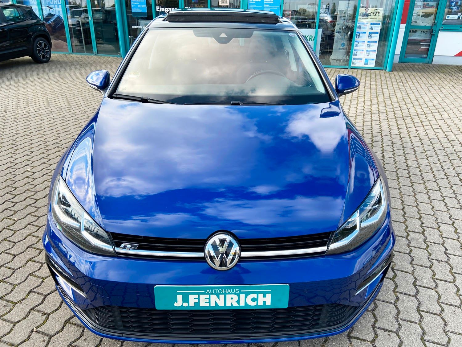Volkswagen Golf Golf VII 1,5 TSI Highline|R-LINE|PANO|19&quot;TOMASON
