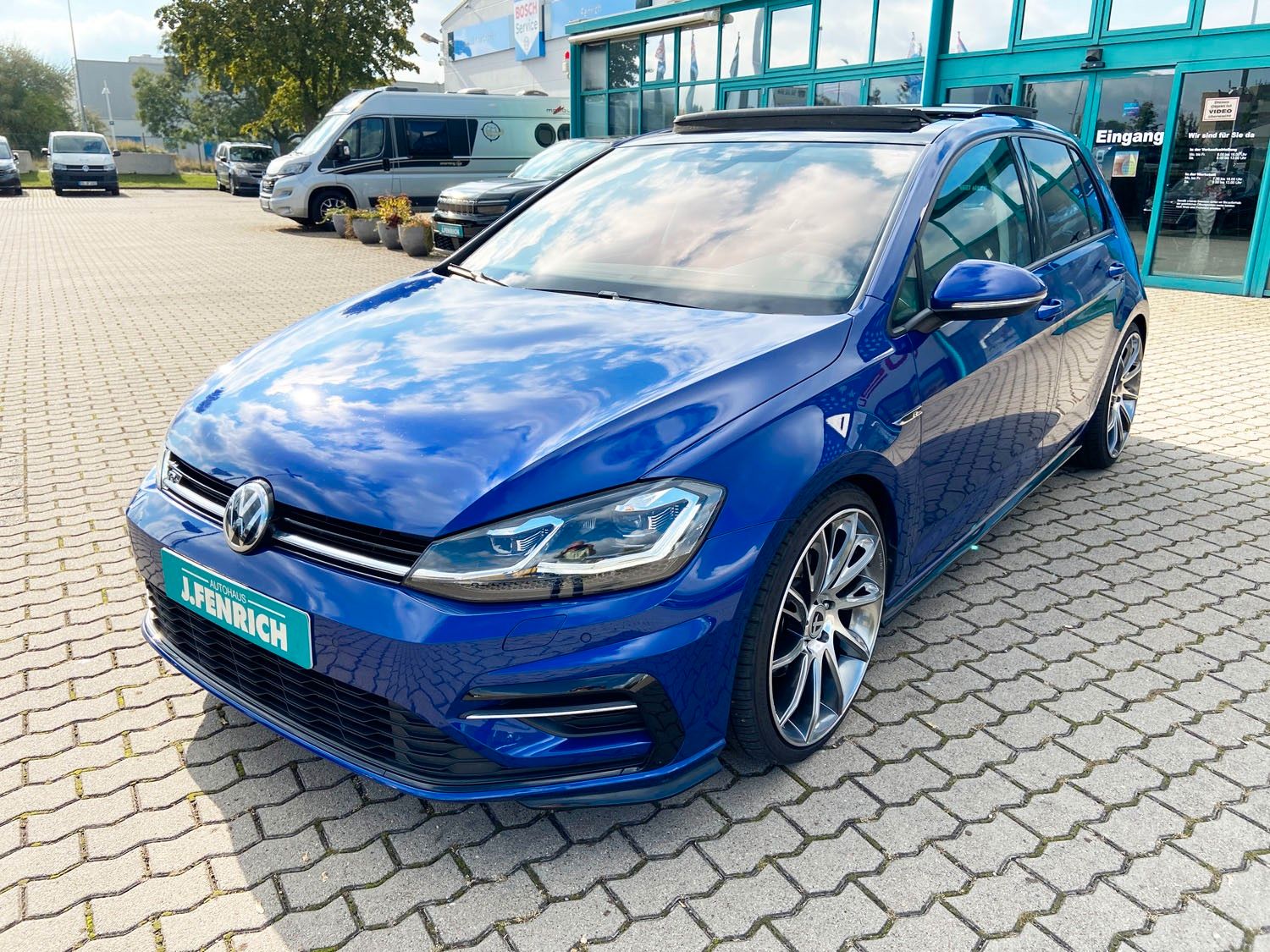 Volkswagen Golf Golf VII 1,5 TSI Highline|R-LINE|PANO|19&quot;TOMASON