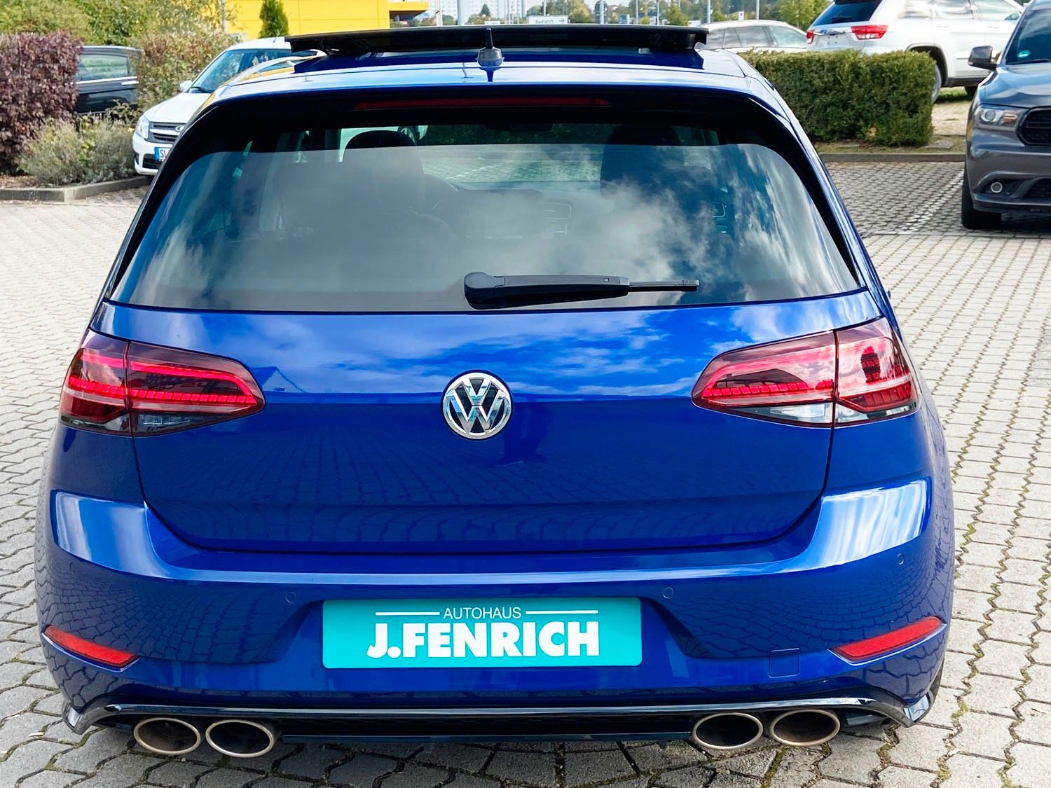 Volkswagen Golf Golf VII 1,5 TSI Highline|R-LINE|PANO|19&quot;TOMASON