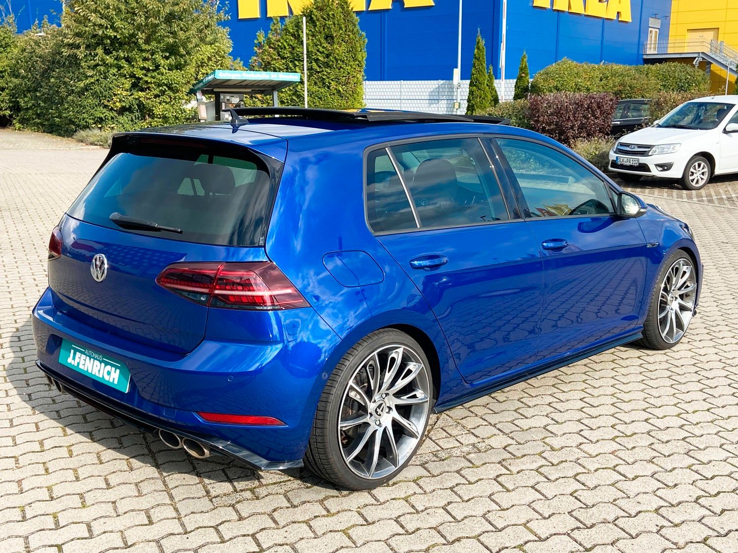 Volkswagen Golf Golf VII 1,5 TSI Highline|R-LINE|PANO|19&quot;TOMASON