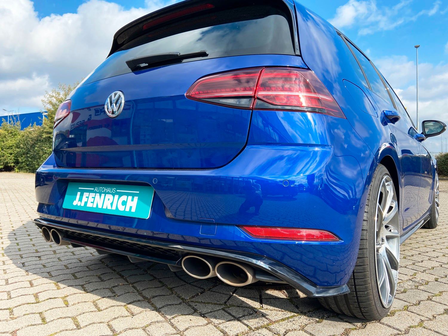 Volkswagen Golf Golf VII 1,5 TSI Highline|R-LINE|PANO|19&quot;TOMASON