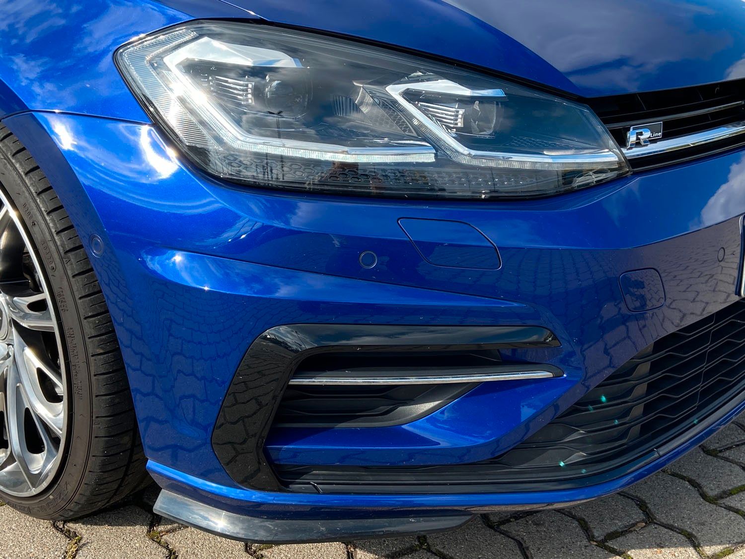 Volkswagen Golf Golf VII 1,5 TSI Highline|R-LINE|PANO|19&quot;TOMASON