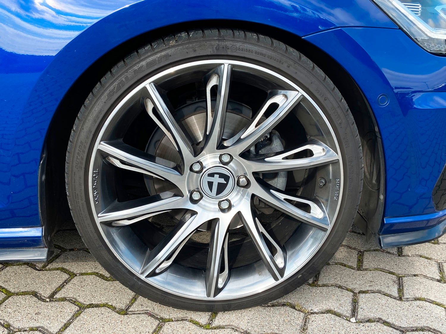 Volkswagen Golf Golf VII 1,5 TSI Highline|R-LINE|PANO|19&quot;TOMASON