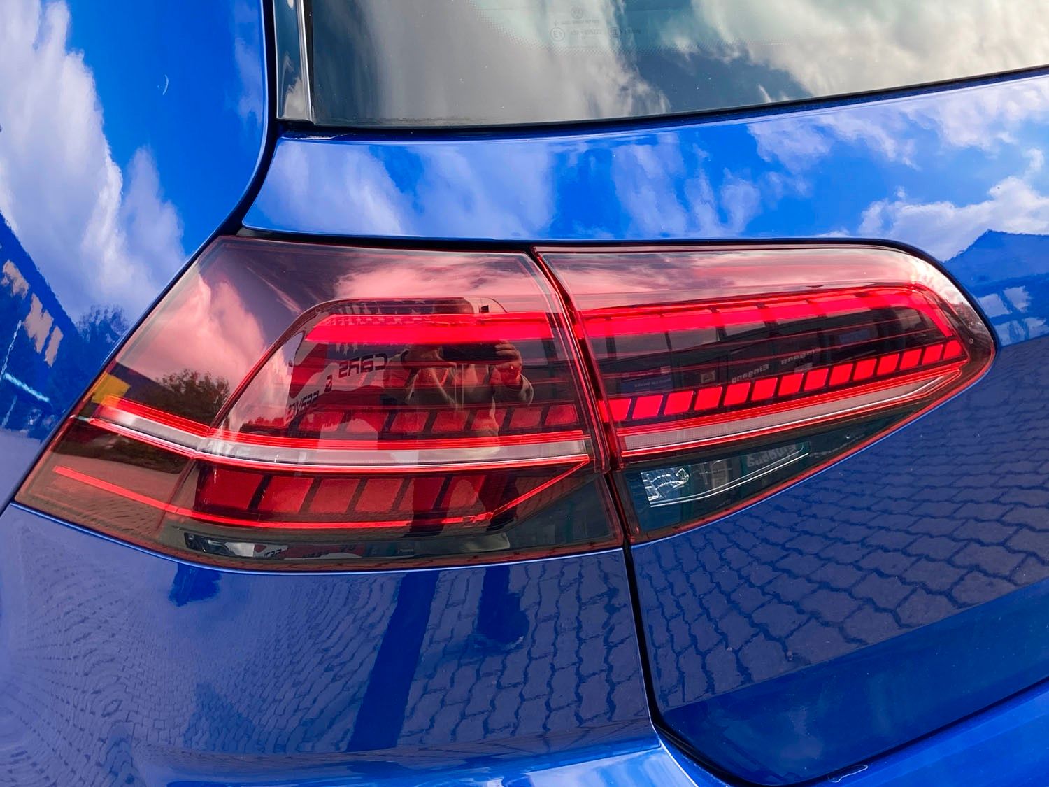 Volkswagen Golf Golf VII 1,5 TSI Highline|R-LINE|PANO|19&quot;TOMASON