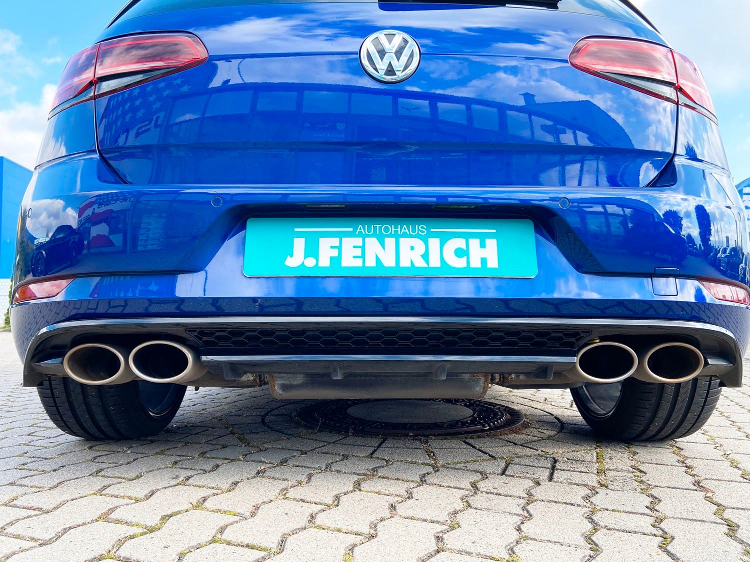 Volkswagen Golf Golf VII 1,5 TSI Highline|R-LINE|PANO|19&quot;TOMASON