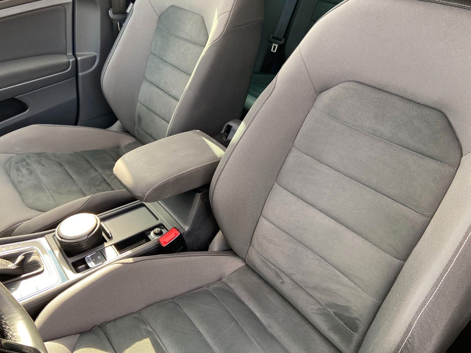 Volkswagen Golf Golf VII 1,5 TSI Highline|R-LINE|PANO|19&quot;TOMASON