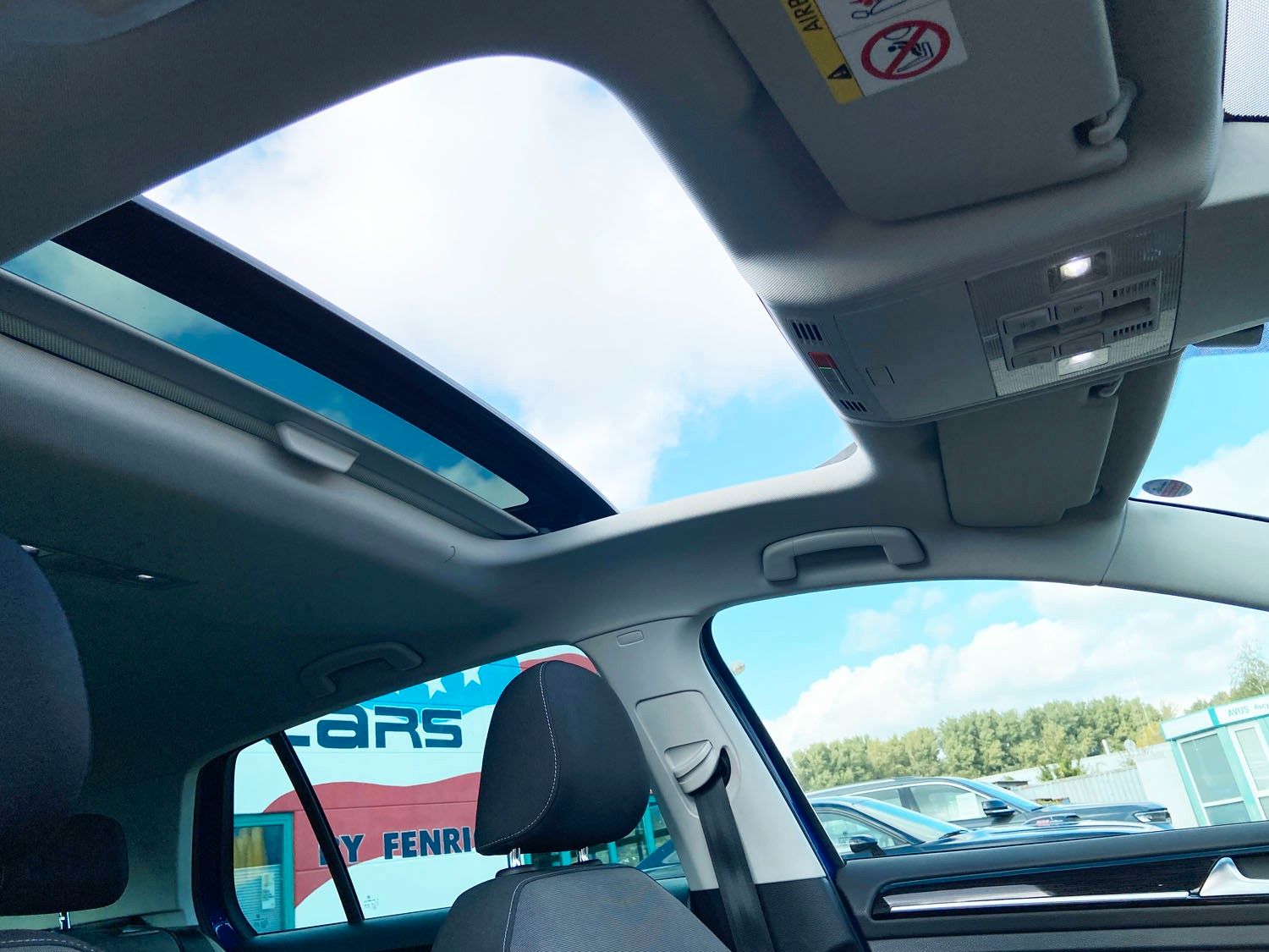 Volkswagen Golf Golf VII 1,5 TSI Highline|R-LINE|PANO|19&quot;TOMASON