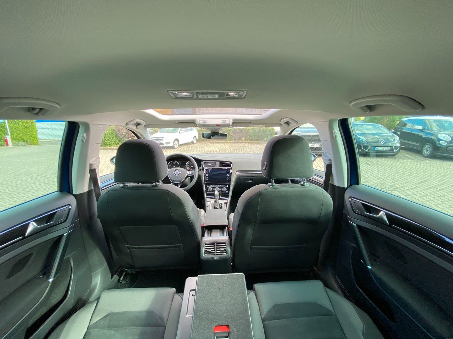 Volkswagen Golf Golf VII 1,5 TSI Highline|R-LINE|PANO|19&quot;TOMASON